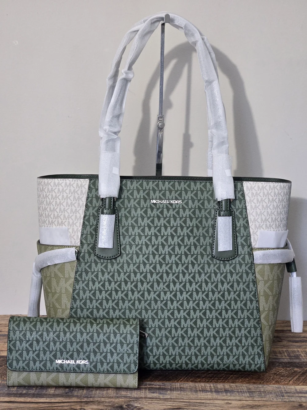 Michael Kors Voyager Color-Block Tote And Wallet Set